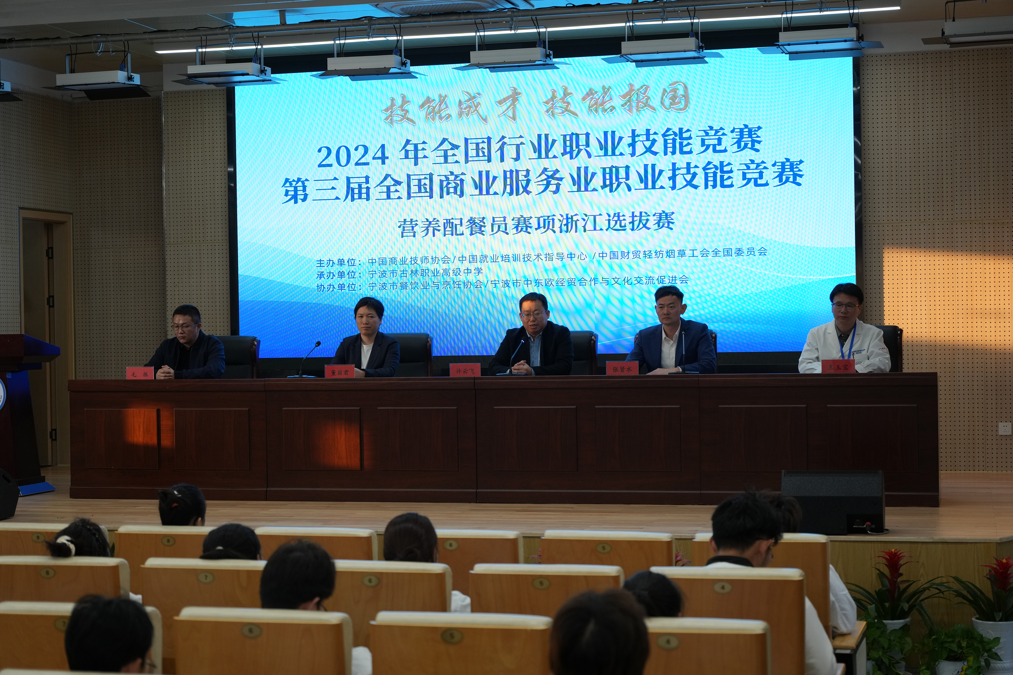 1733457424720003.jpg 1733457424720003.jpg